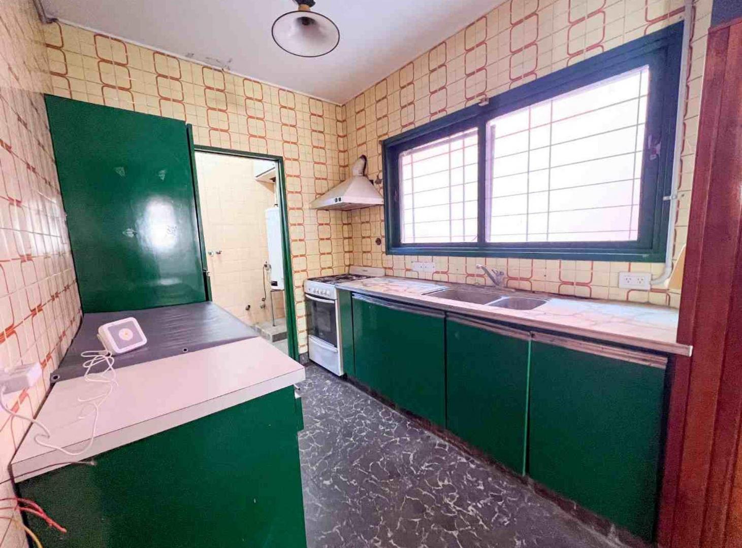Foto de VENTA CASA 7 AMBIENTES Y LOCAL EN ESQUINA, imagen 4