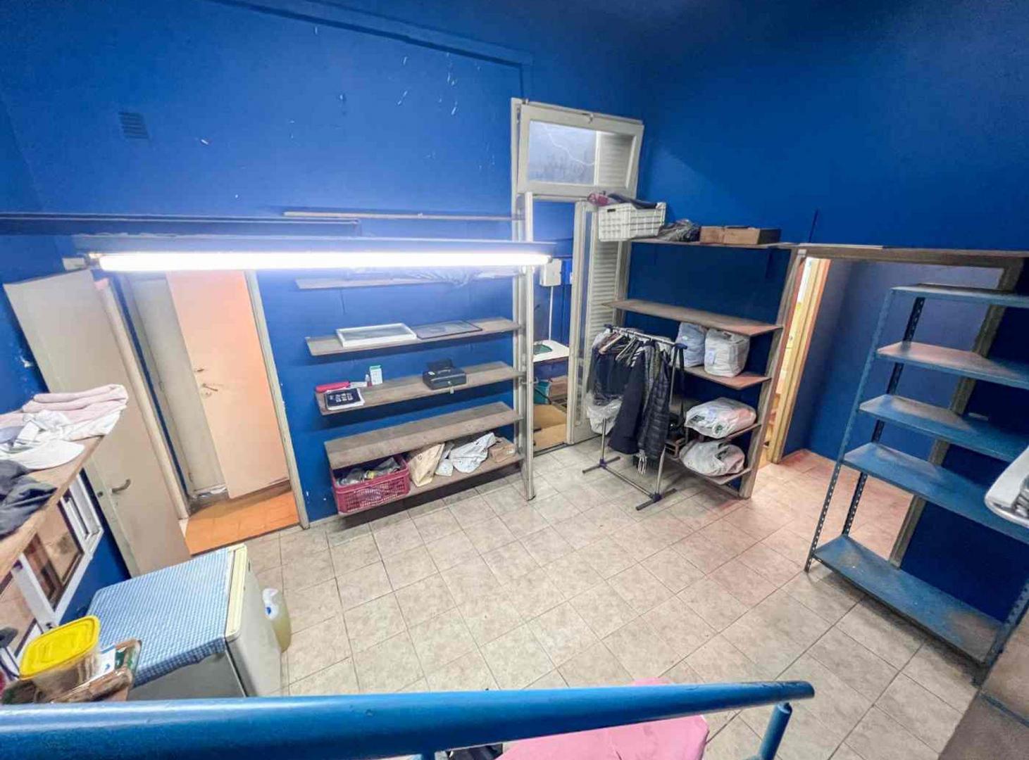 Foto de LOCAL EN VENTA CON PH 2 AMBIENTES MONSERRAT, imagen 5