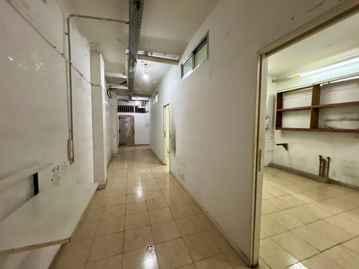 Foto de LOCAL VENTA CON SOTANO BALVANERA, imagen 3