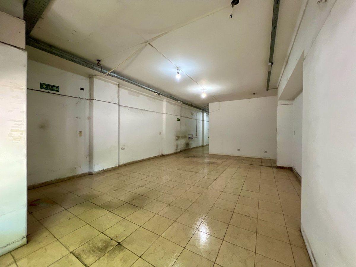 Foto de LOCAL VENTA CON SOTANO BALVANERA, imagen 4