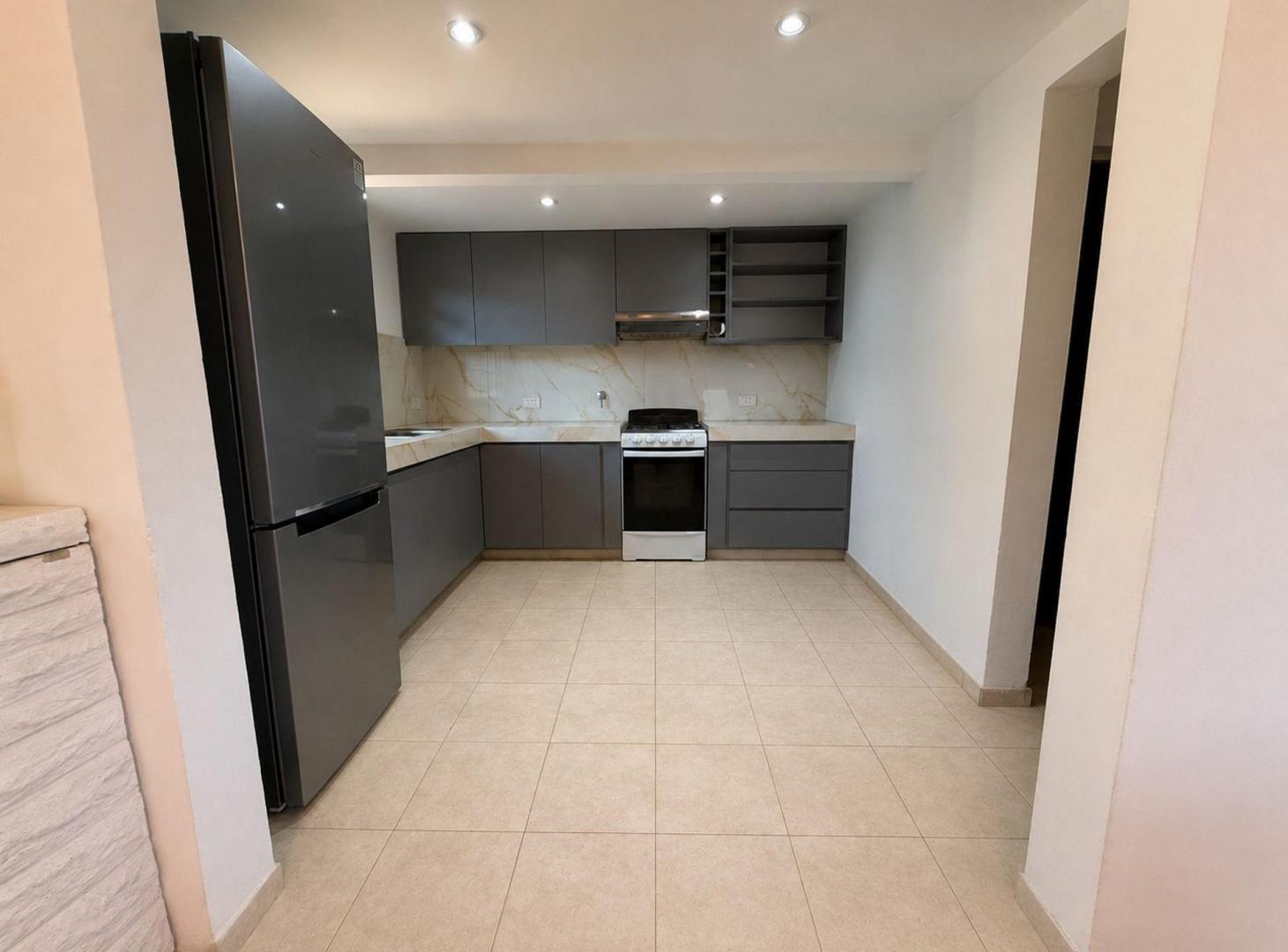 Foto de CASA MULTIFAMILIAR 4 AMBIENTES PILETA LAVADERO, imagen 5