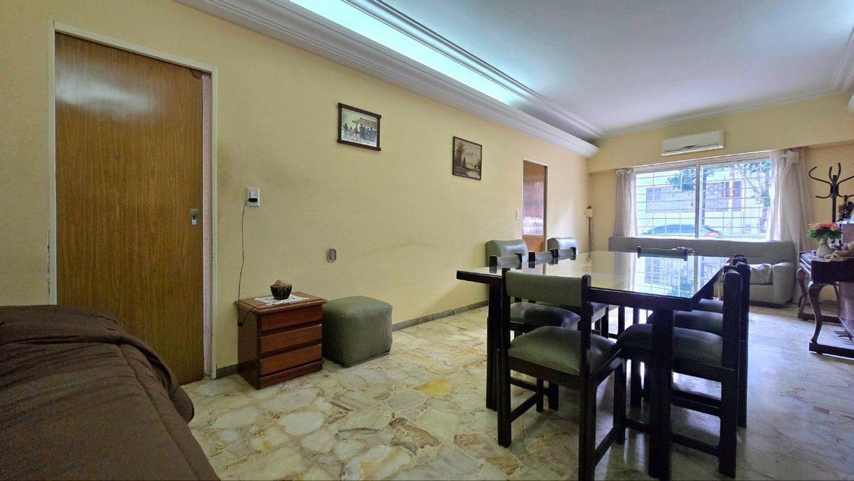 Foto de LOTE CON CASA DE 8.66 X 31 VERSAILLES, imagen 5