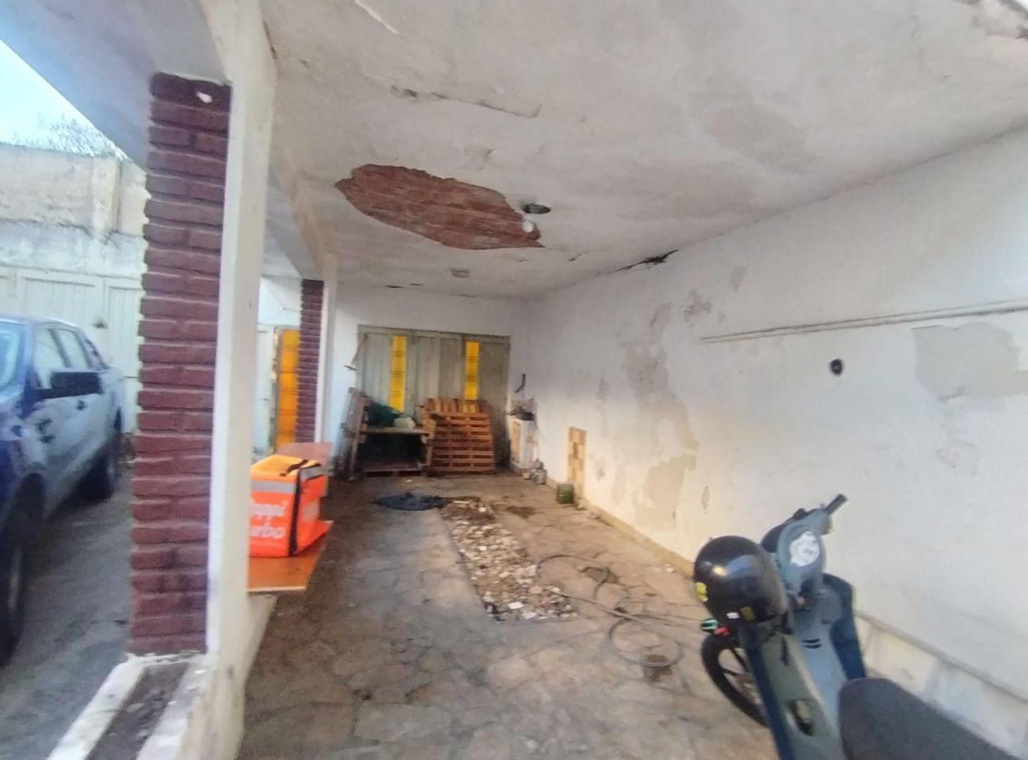 Foto de CASA A REFACCIONAR EN LOTE 8,66 x 47,45 USAM, imagen 1