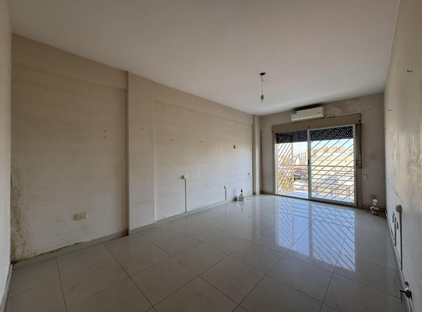 Foto de DEPARTAMENTO 3 AMBIENTES VENTA BALCON MONTE CASTRO, imagen 1