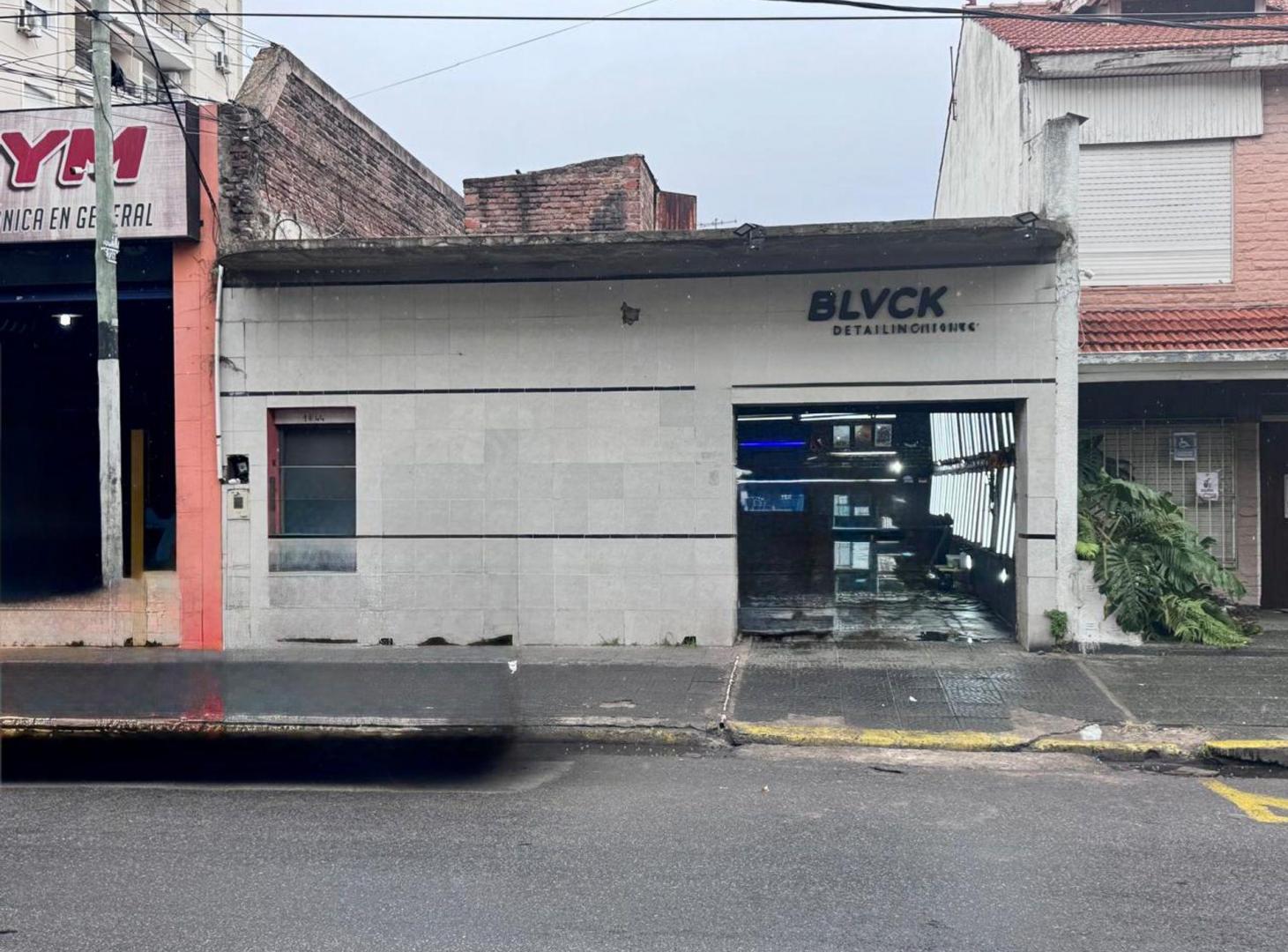 Foto de VENTA LOCAL CON TERRAZA LANUS, imagen 2