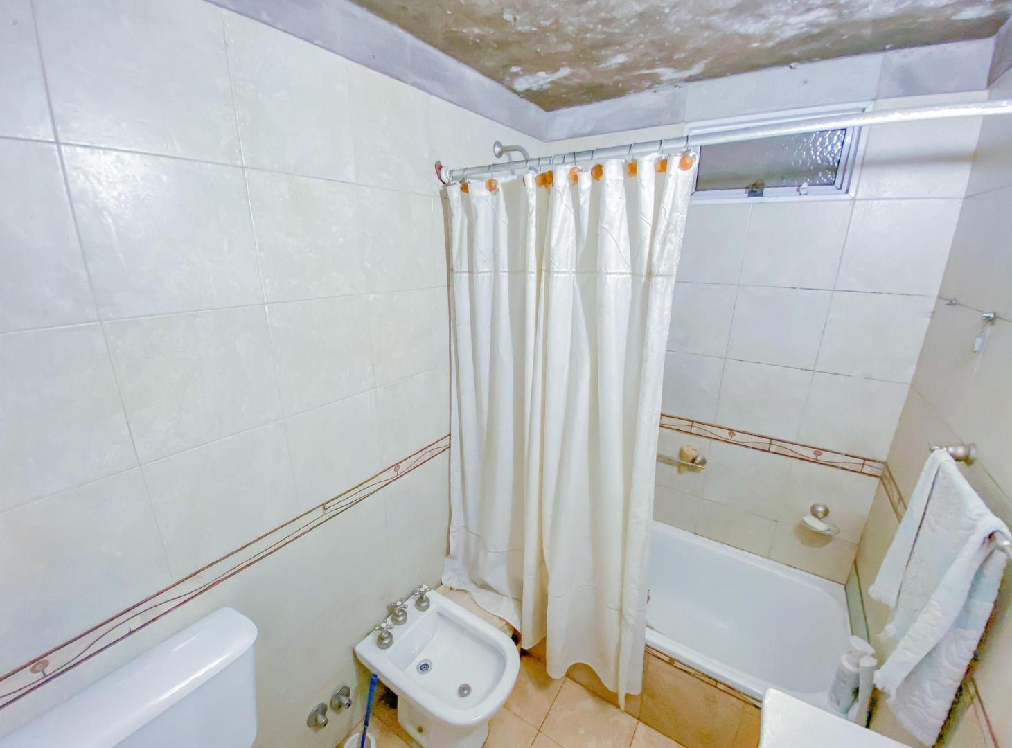 Foto de VENTA PH 3 AMBIENTES TERRAZA BALCON A REFACCIONAR, imagen 3