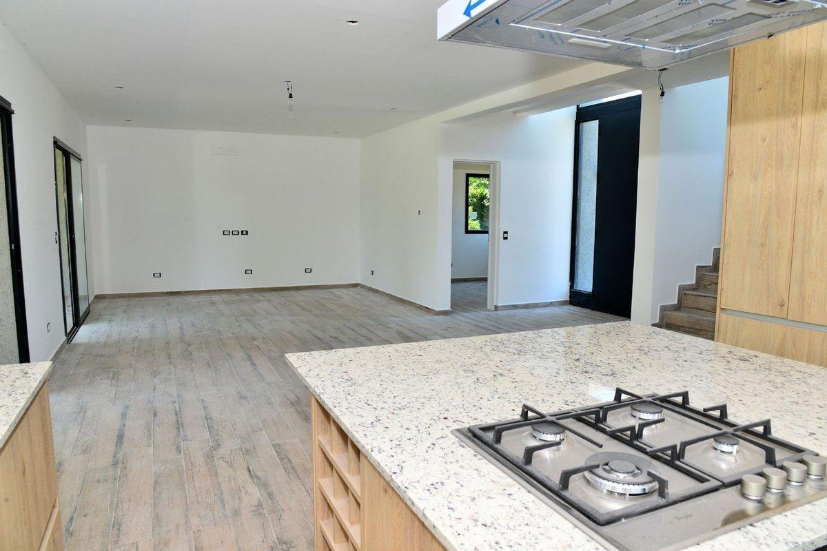 Foto de CASA 5 AMBIENTES A ESTRENAR PARQUE PILETA, imagen 3