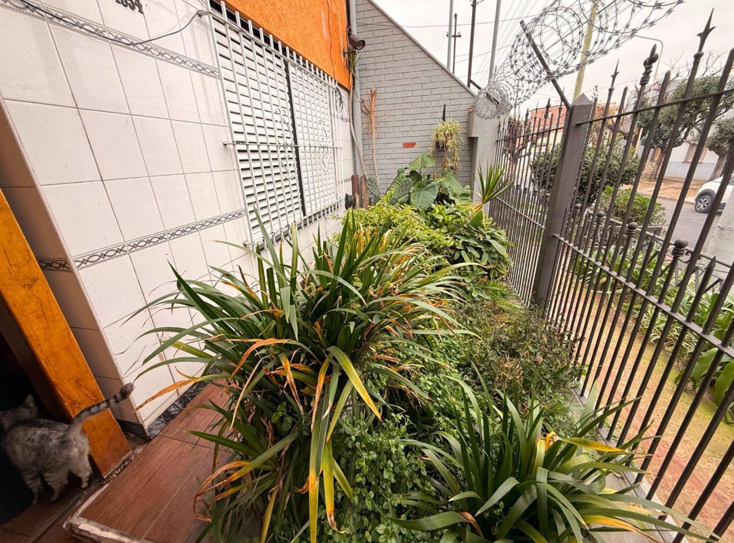Foto de VENTA CASA 6 AMBIENTES COCHERA TABLADA, imagen 4