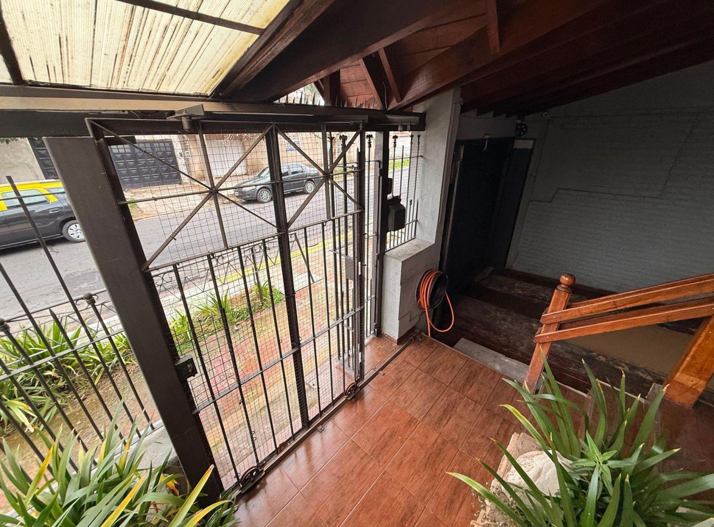 Foto de VENTA CASA 6 AMBIENTES COCHERA TABLADA, imagen 5