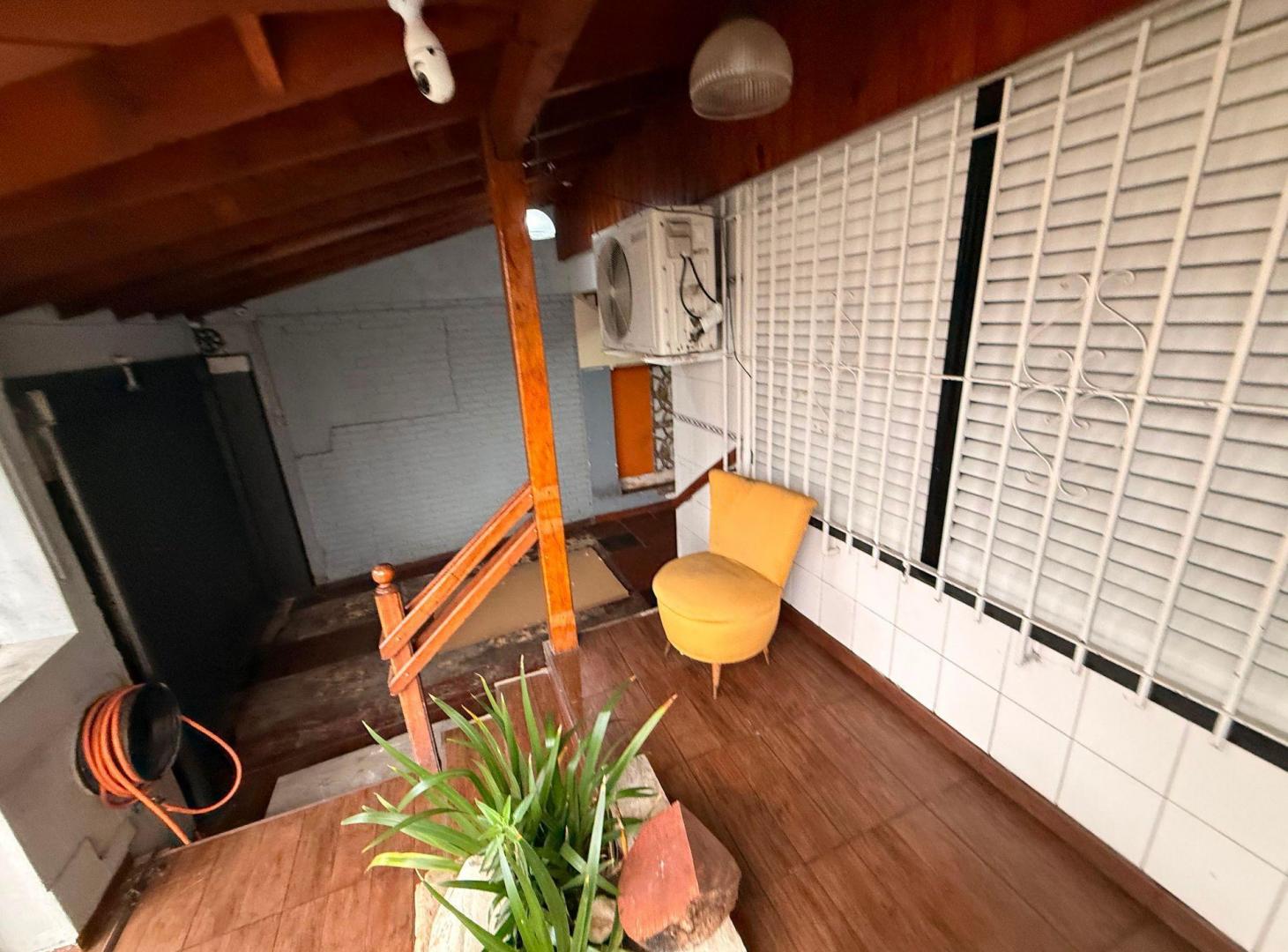 Foto de VENTA CASA 6 AMBIENTES COCHERA TABLADA, imagen 3