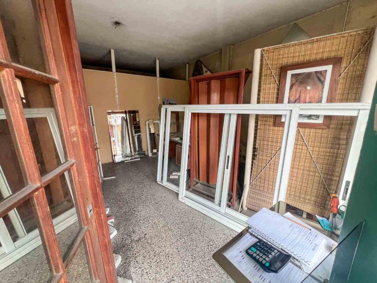 Foto de LOCAL COMERCIAL Y 2 PH EN BLOQUE TEMPERLEY, imagen 5