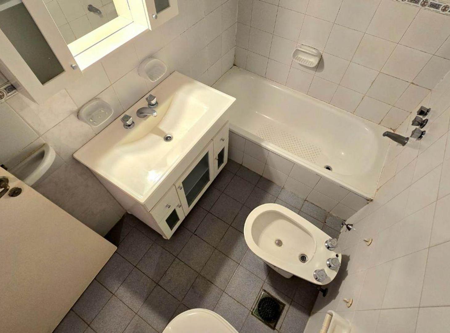 Foto de 4 AMBIENTES COCHERA Y JARDIN VERSALLES, imagen 3