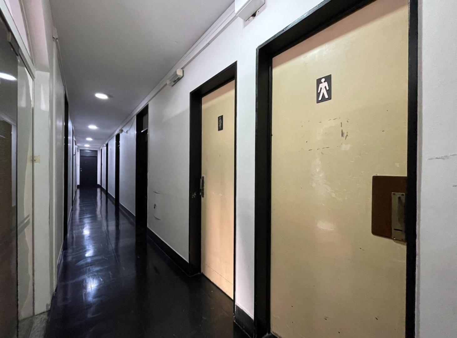 Foto de VENTA DE OFICINA MICROCENTRO INGRESO POR GALERIA, imagen 4