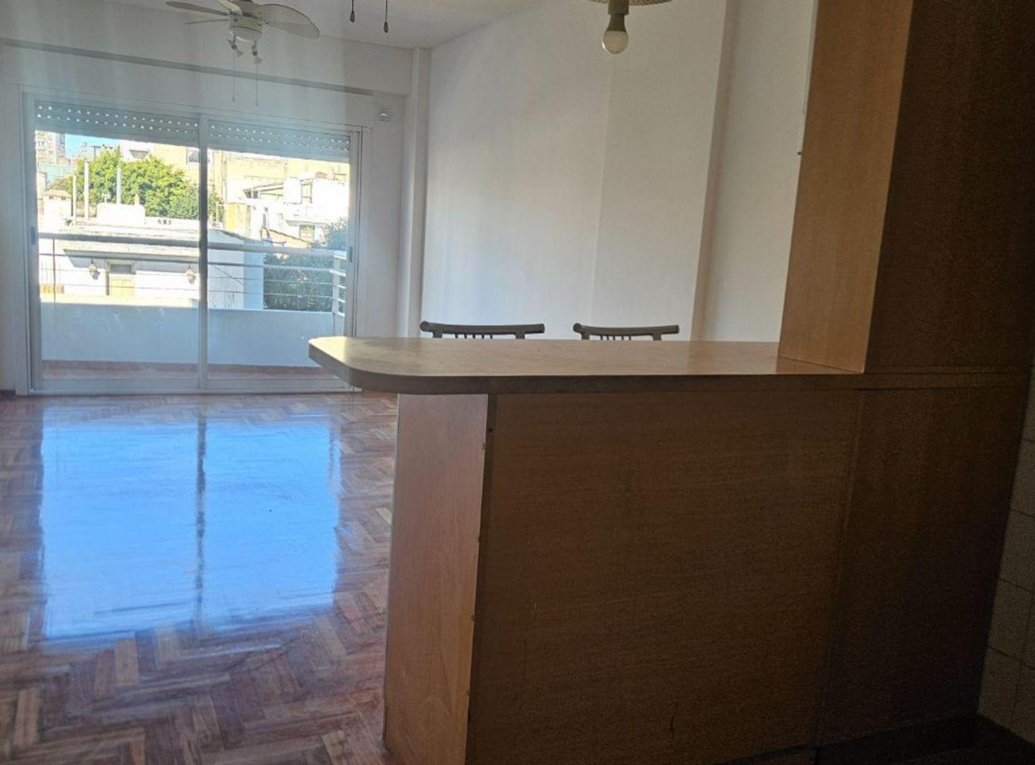 Foto de VENTA DEPARTAMENTO 3 AMBIENTES EN FLORESTA, imagen 3