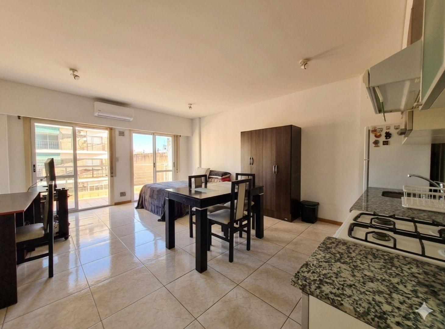 Foto de MONOAMBIENTE CON BALCÓN Y COCHERA EN MATADEROS, imagen 2