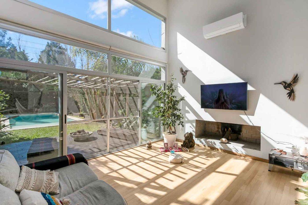 Foto de VENTA DE CASA 5 AMBIENTES EN SAINT MATTHEWS PILAR, imagen 2
