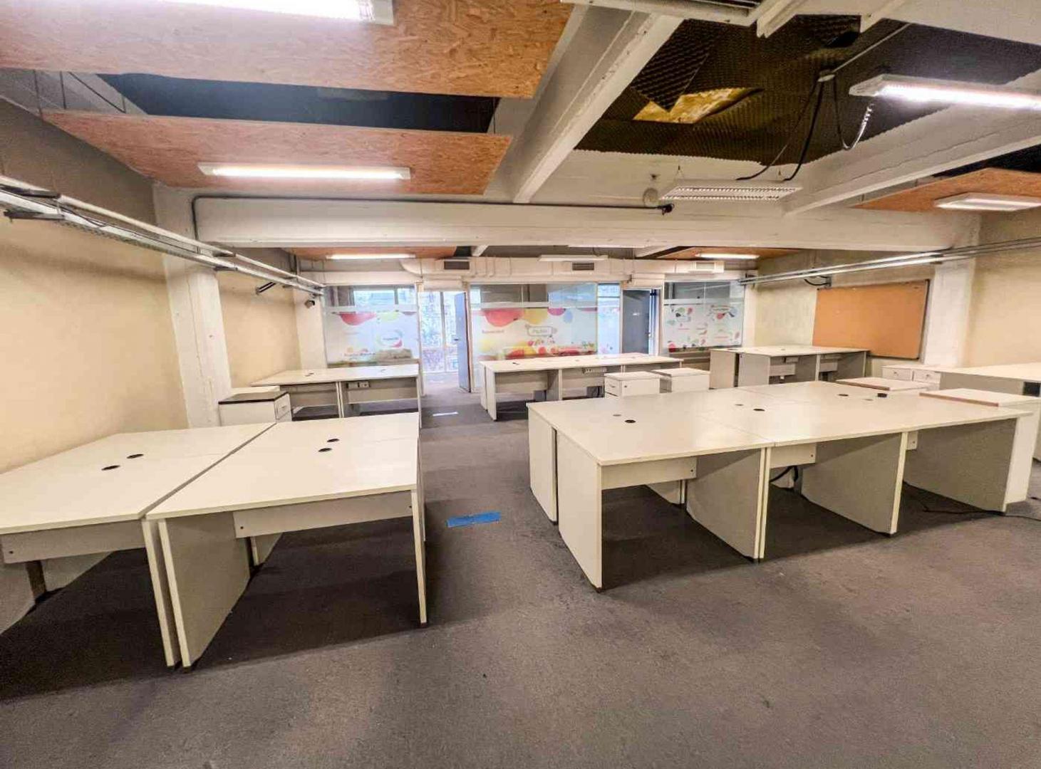 Foto de ALQUILER OFICINA 210 METROS PLANTA LIBRE, imagen 4