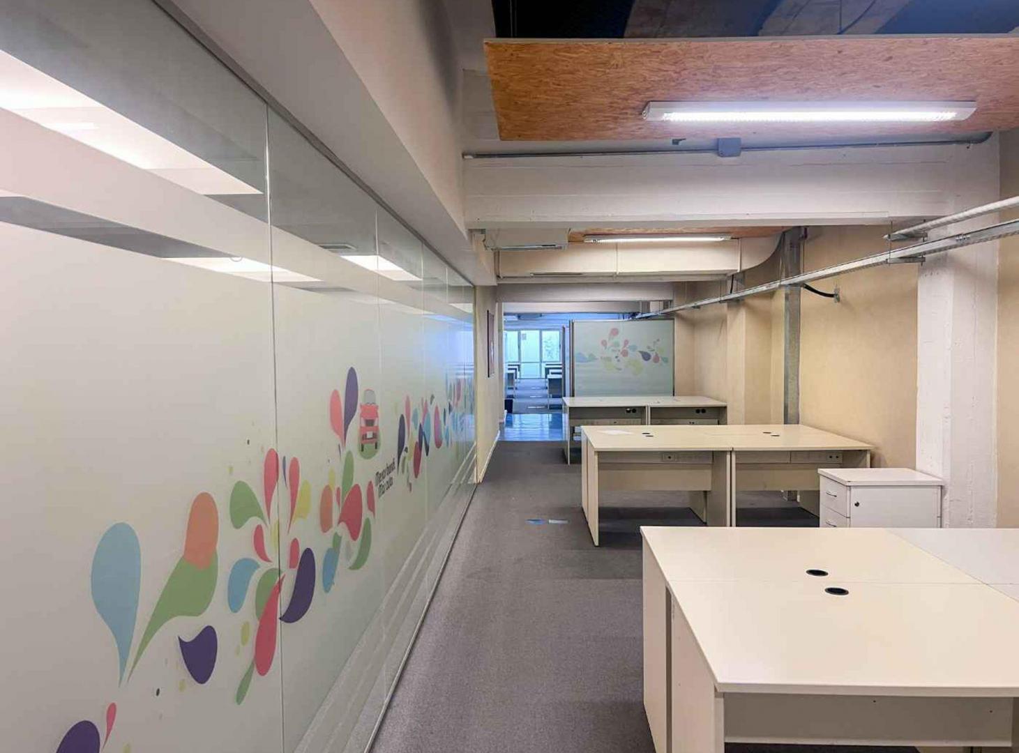 Foto de ALQUILER OFICINA 210 METROS PLANTA LIBRE, imagen 5