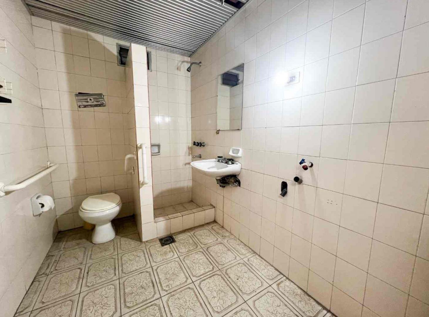 Foto de CASA 4 AMBIENTES GALPON JOSE MARMOL, imagen 3