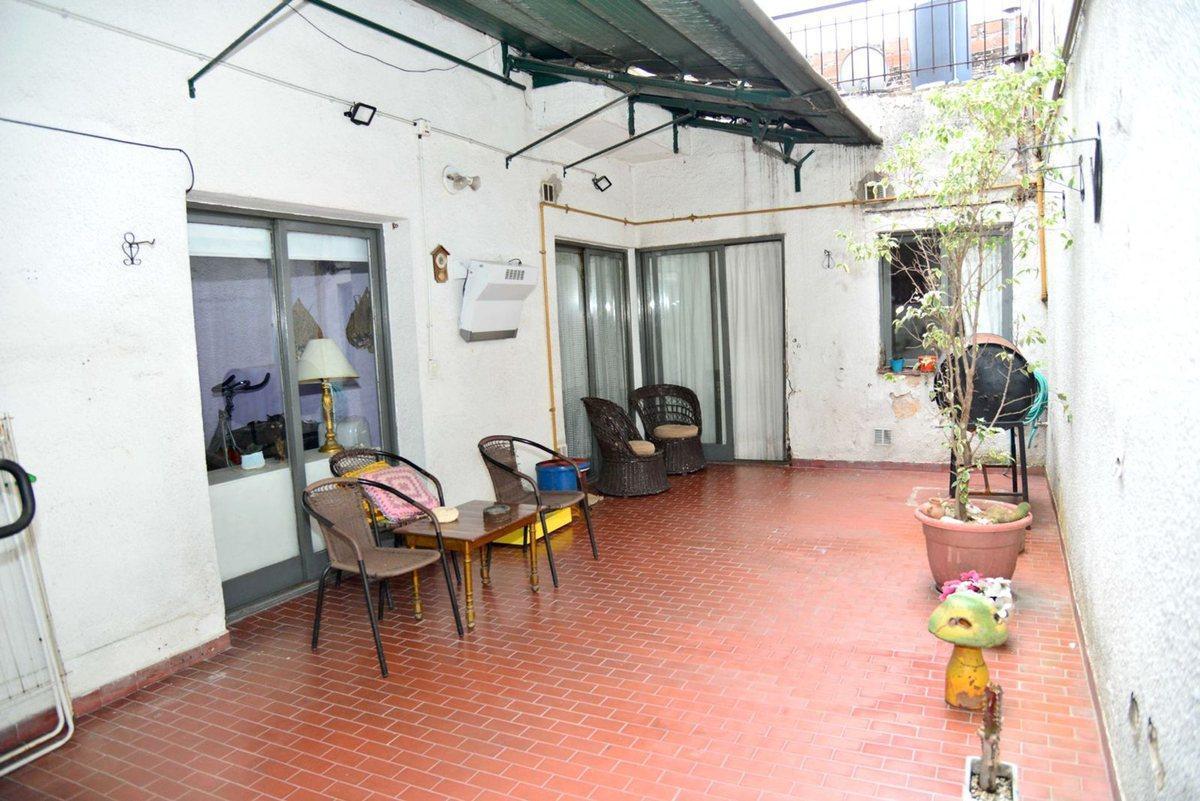 Foto de 5 AMBIENTES PLANTA BAJA PATIO TERRAZA, imagen 1
