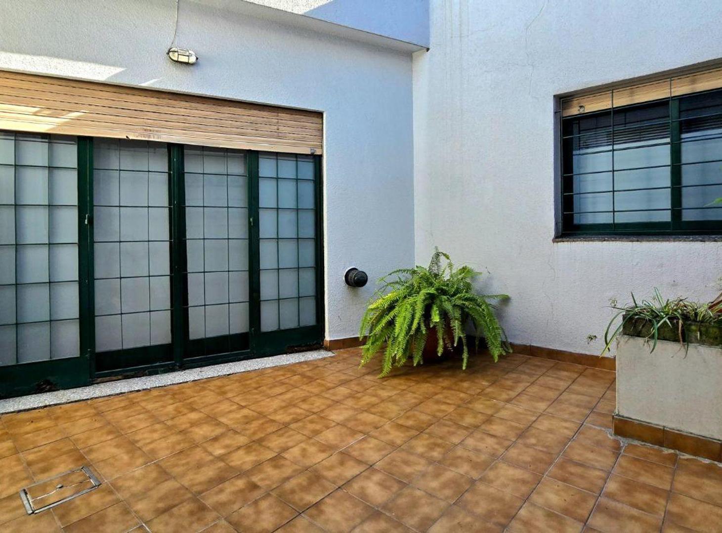 Foto de CASA 5 AMBIENTES MAS CONSULTORIOS Y TERRAZA, imagen 3