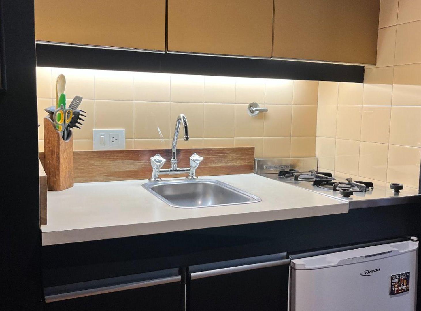Foto de VENTA MONOAMBIENTE RETIRO PISO ALTO, imagen 2