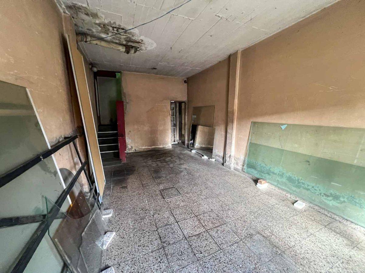 Foto de LOCAL COMERCIAL Y 2 PH EN BLOQUE TEMPERLEY, imagen 4