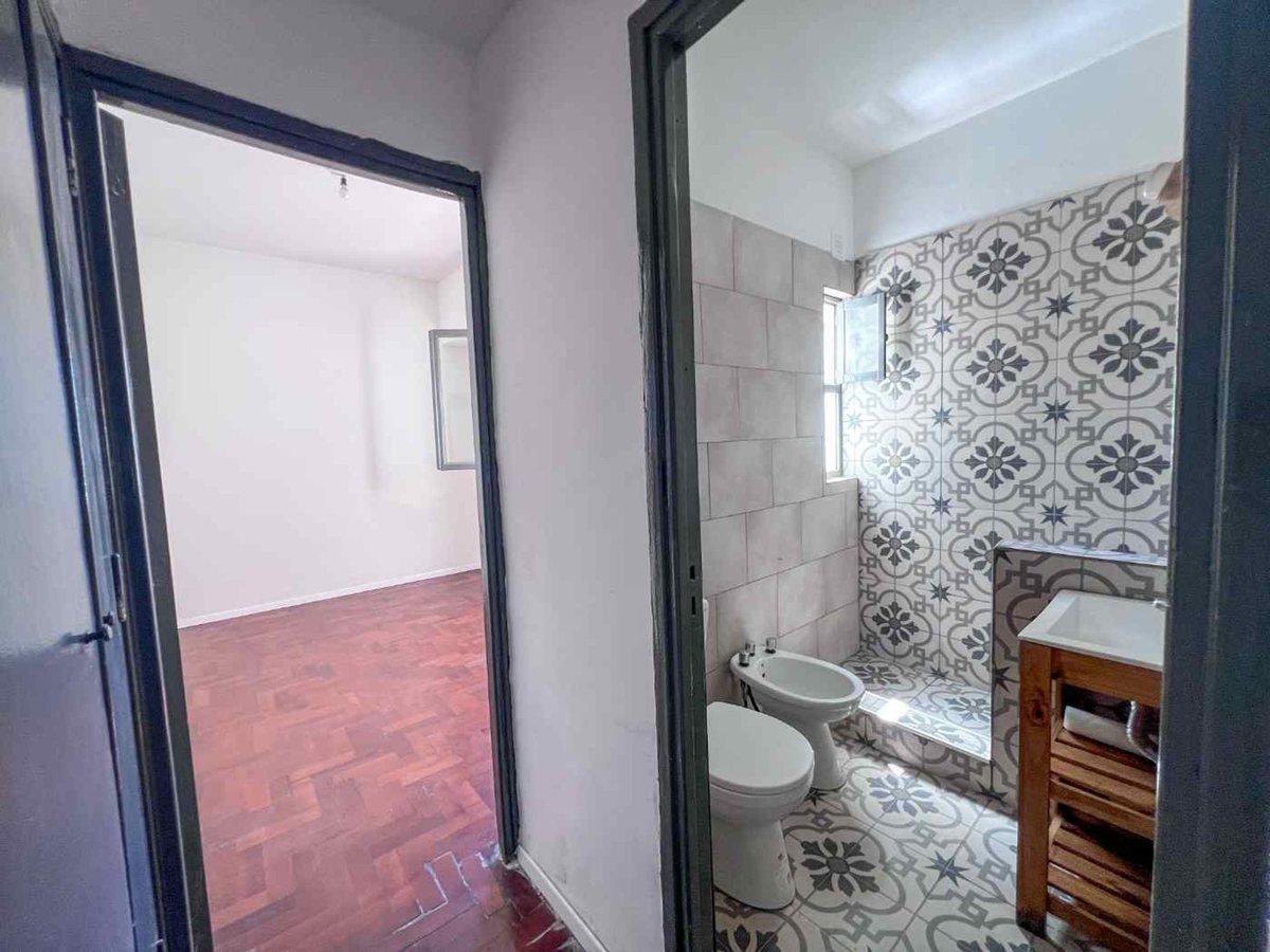 Foto de VENTA 2 AMBIENTES OPORTUNIDAD BAÑO COCINA A NUEVO, imagen 4
