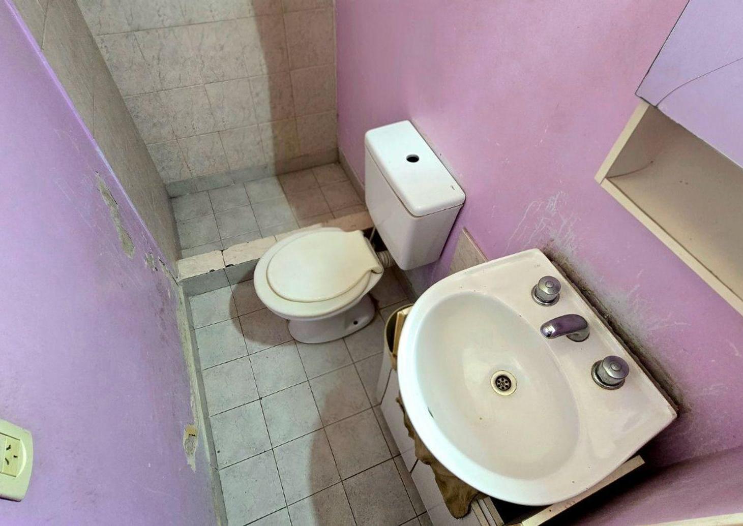 Foto de VENTA DE LOCAL COMERCIAL EN LA BOCA CON BAÑO, imagen 4