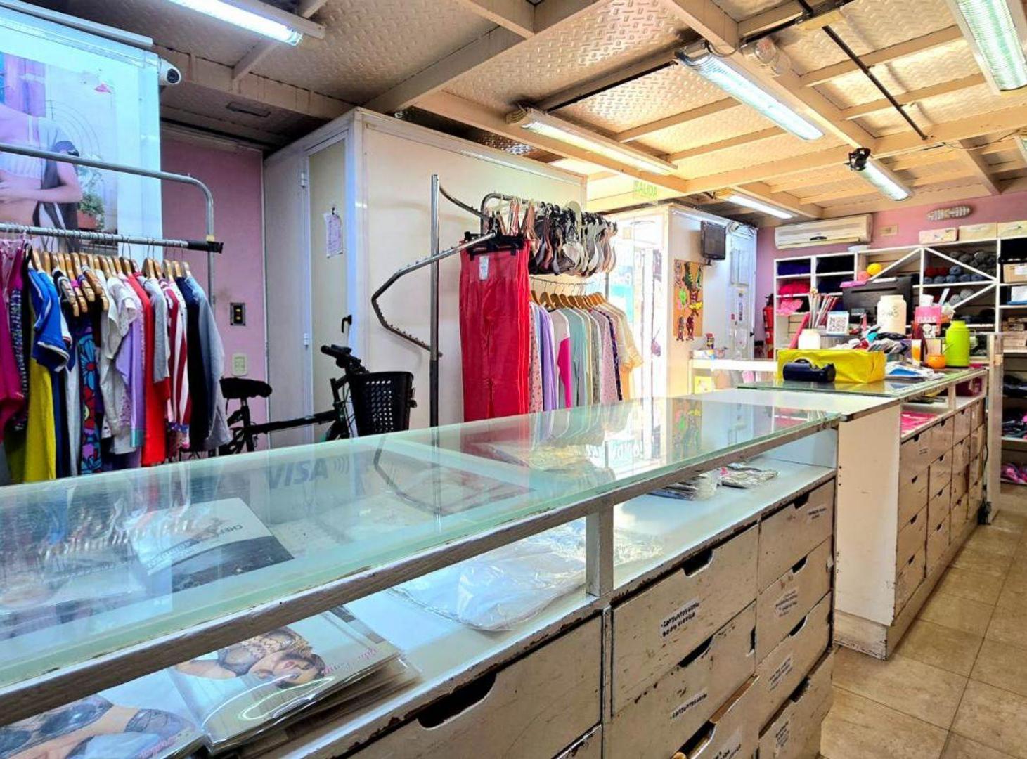 Foto de VENTA DE LOCAL COMERCIAL EN LA BOCA CON BAÑO, imagen 3