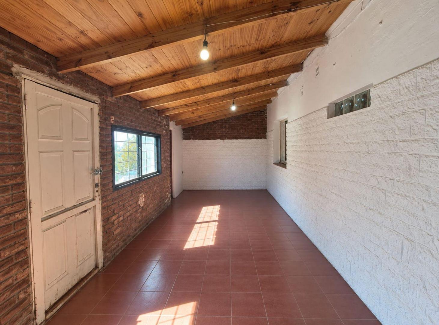 Foto de CASA TIPO PH 4 AMBIENTES COCHERA JARDIN QUINCHO, imagen 3
