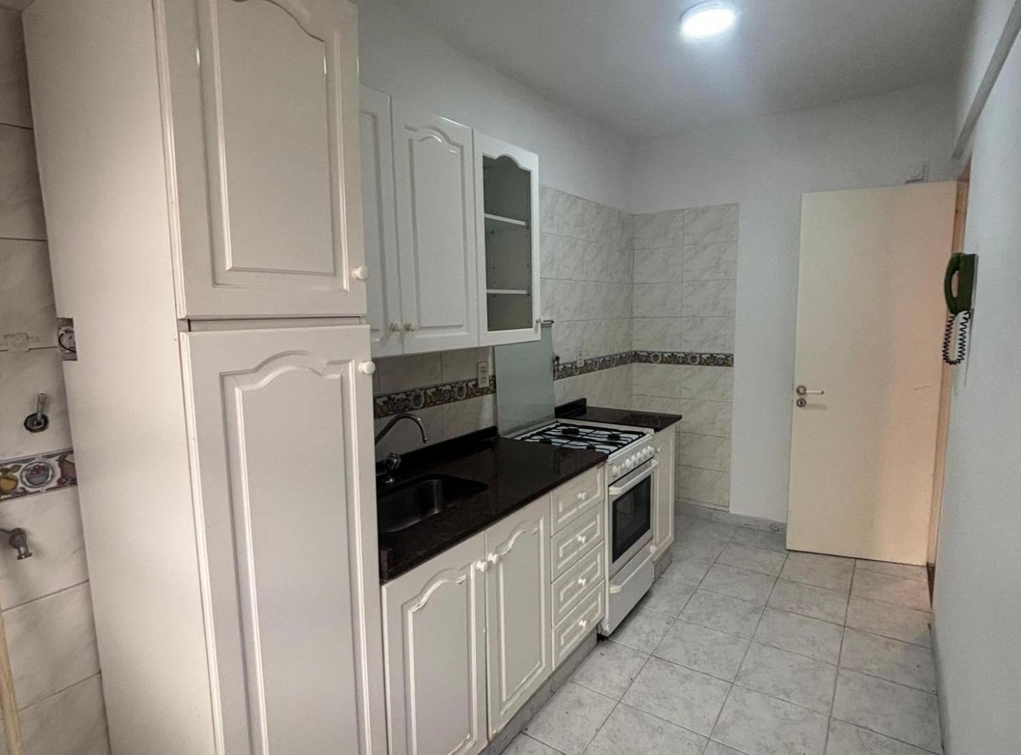 Foto de ALQUILER DEPARTAMENTO 3 AMBIENTES EN MONTE CASTRO, imagen 3