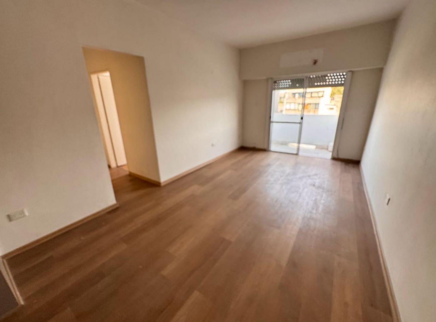Foto de VENTA DEPARTAMENTO 4 AMBIENTES VILLA CESPO BALCON, imagen 2