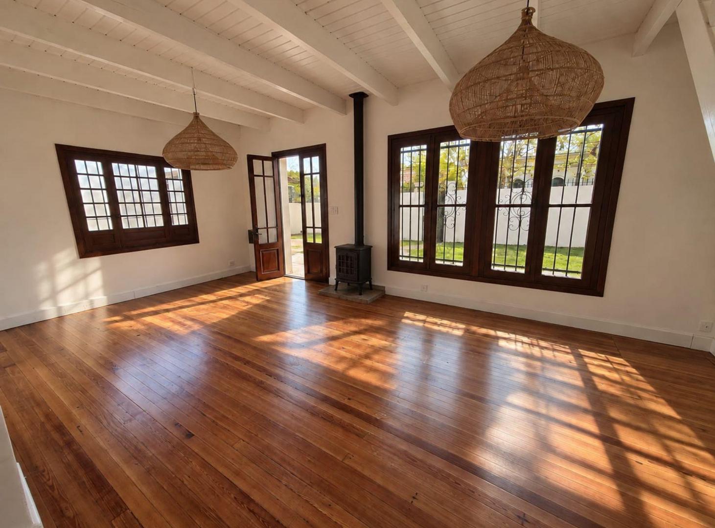 Foto de CASA EN VENTA 5 AMBIENTES PILETA QUINCHO ADROGUE, imagen 1