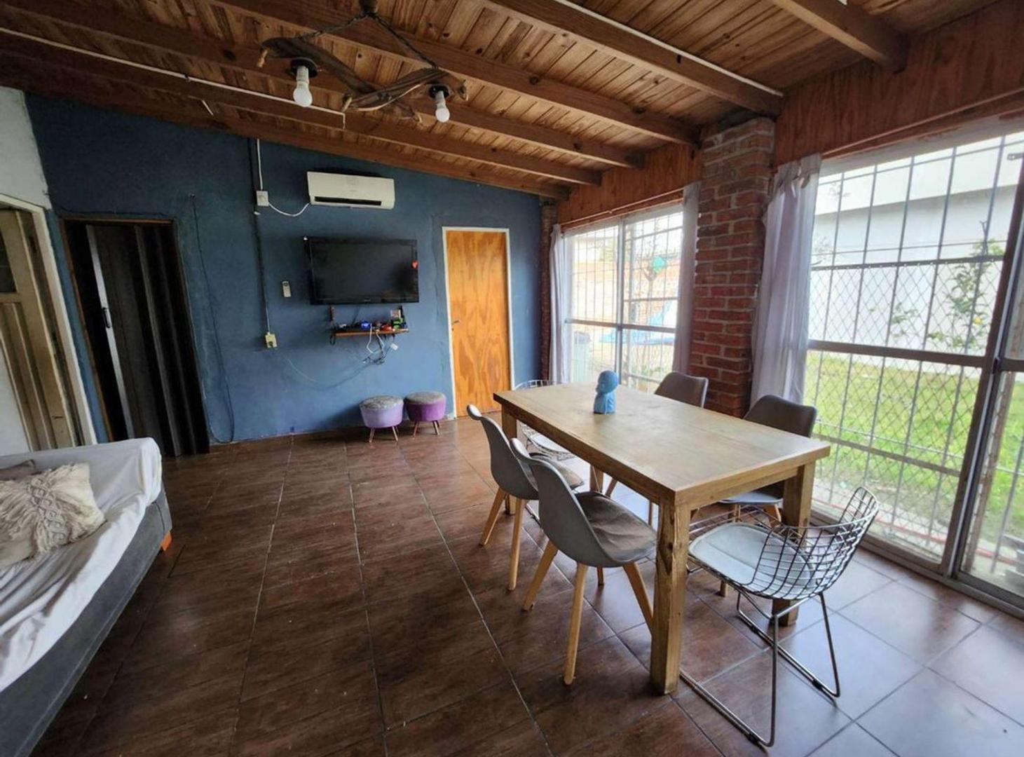 Foto de VENTA CUATRO AMBIENTES CON COCHERA GALPON JARDIN, imagen 4