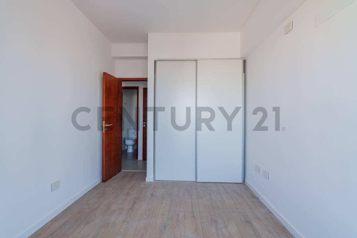 Departamento en Venta en Edificio de Categoría. Ubicado Al Contra Frente. Posee Living Comedor C. 4