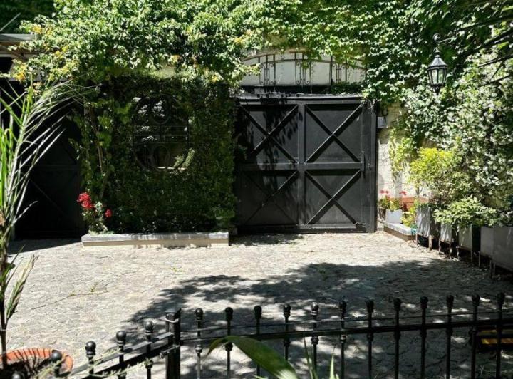 Casa en Venta en La Plata, de estilo 3