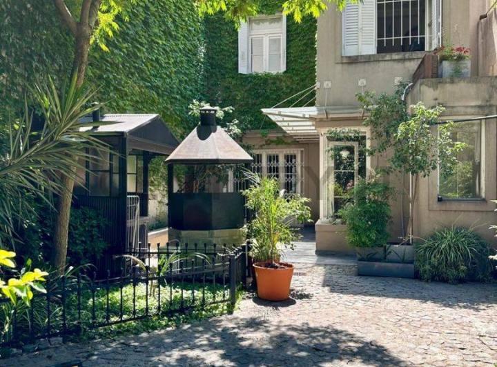 Casa en Venta en La Plata, de estilo 2