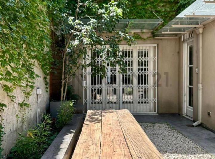 Casa en Venta en La Plata, de estilo 5