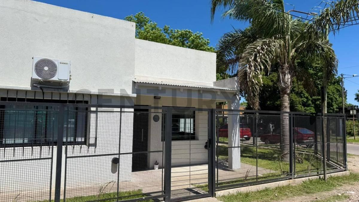 casa en venta de dos dormitorios en City Bell