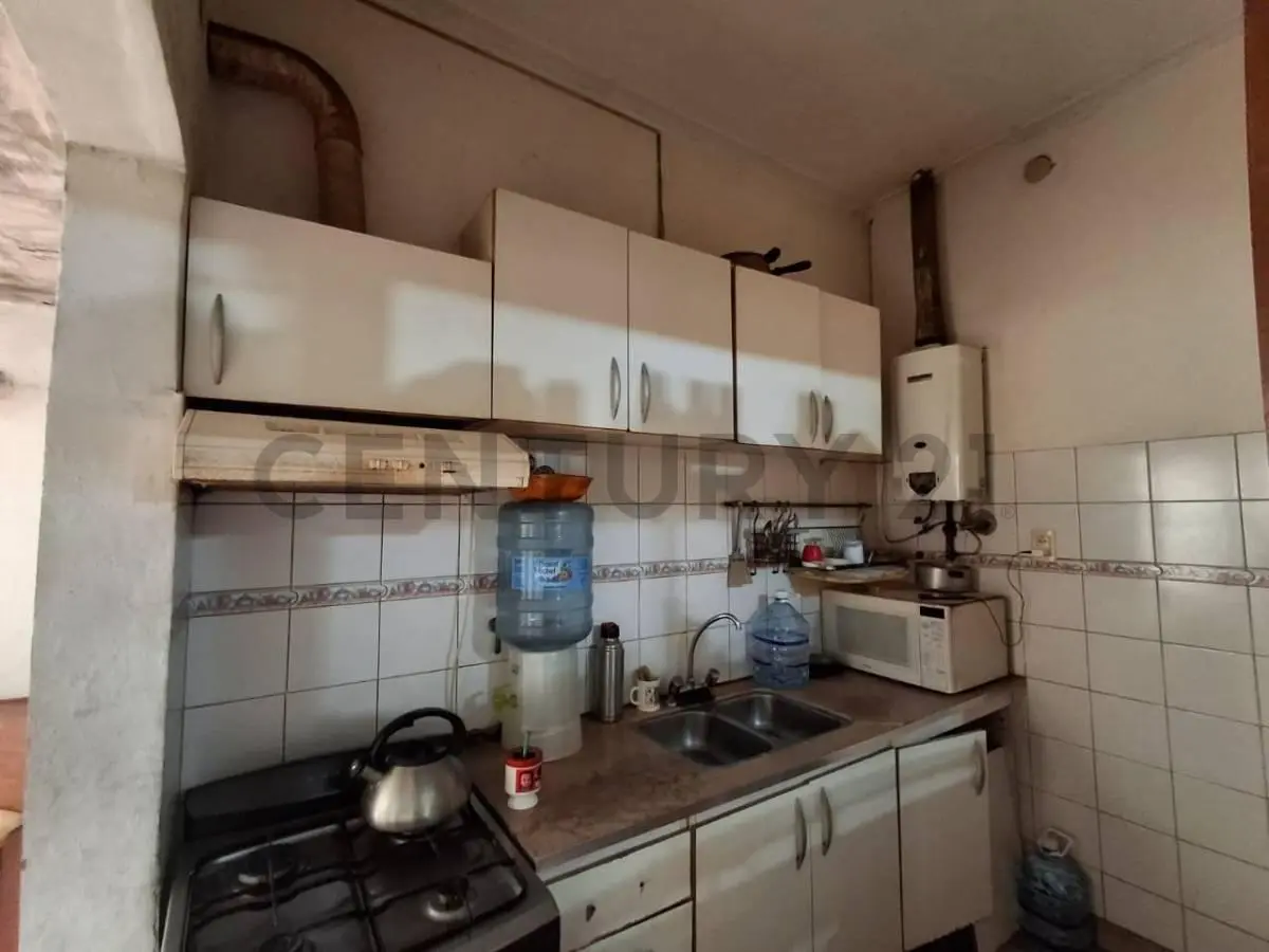 CASA EN VENTA A RECICLAR CALLE 3 ENTRE 521 Y 522  TOLOSA 5