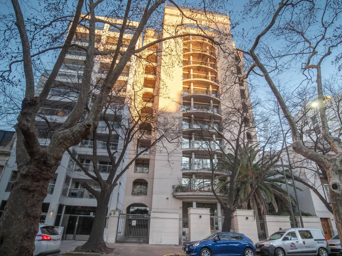 Piso de categoría en alquiler la plata