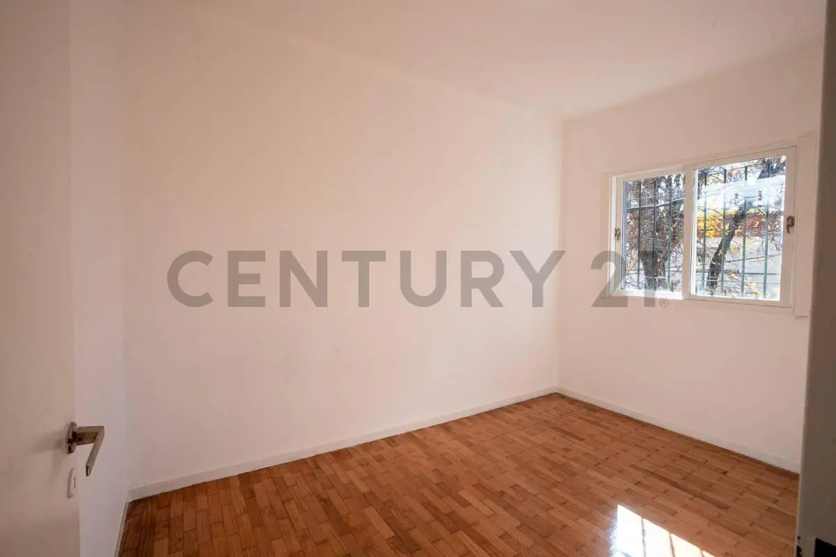 Departamento de 2 dormitorios en venta en La Plata 8