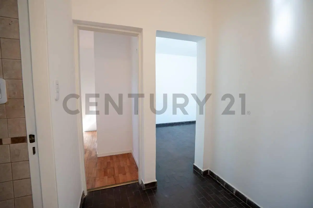 Departamento de 2 dormitorios en venta en La Plata 5