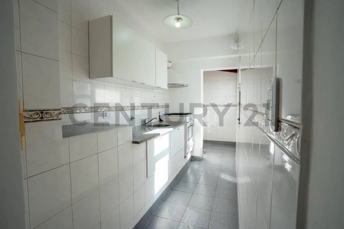 Departamento de 2 dormitorios en venta en La Plata 4