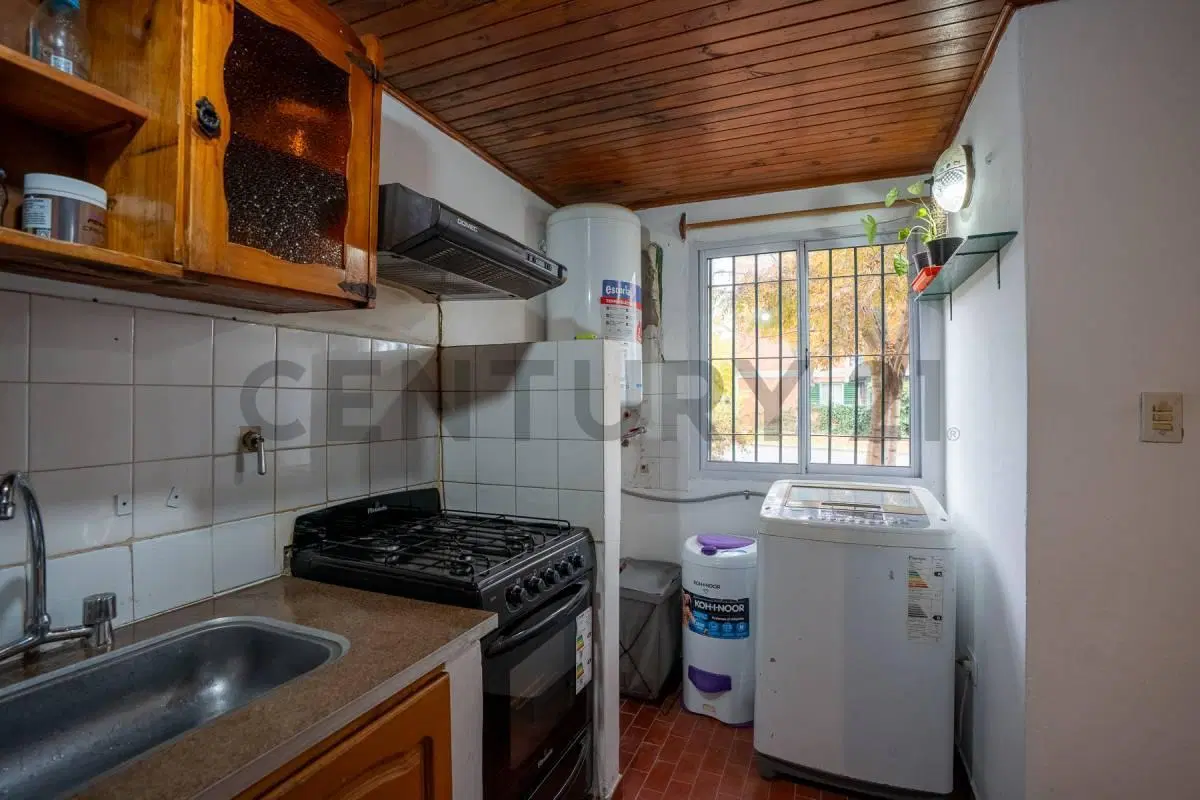 Departamento de 2 dormitorios y cochera en  venta en Gonnet | Calle 30 esq. 500 | Apto Banco 3