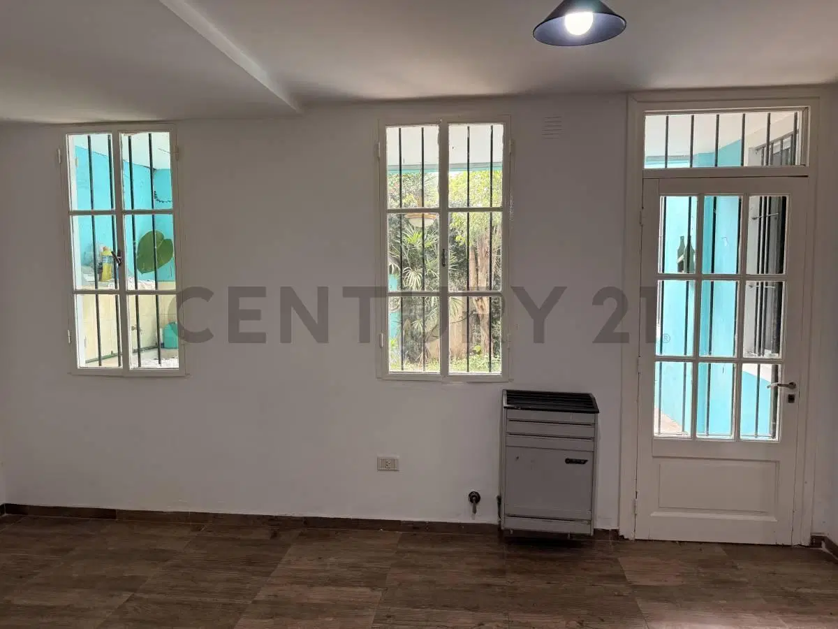 Departamento  en venta de 2 dormitorios con patio en venta en La Plata 8