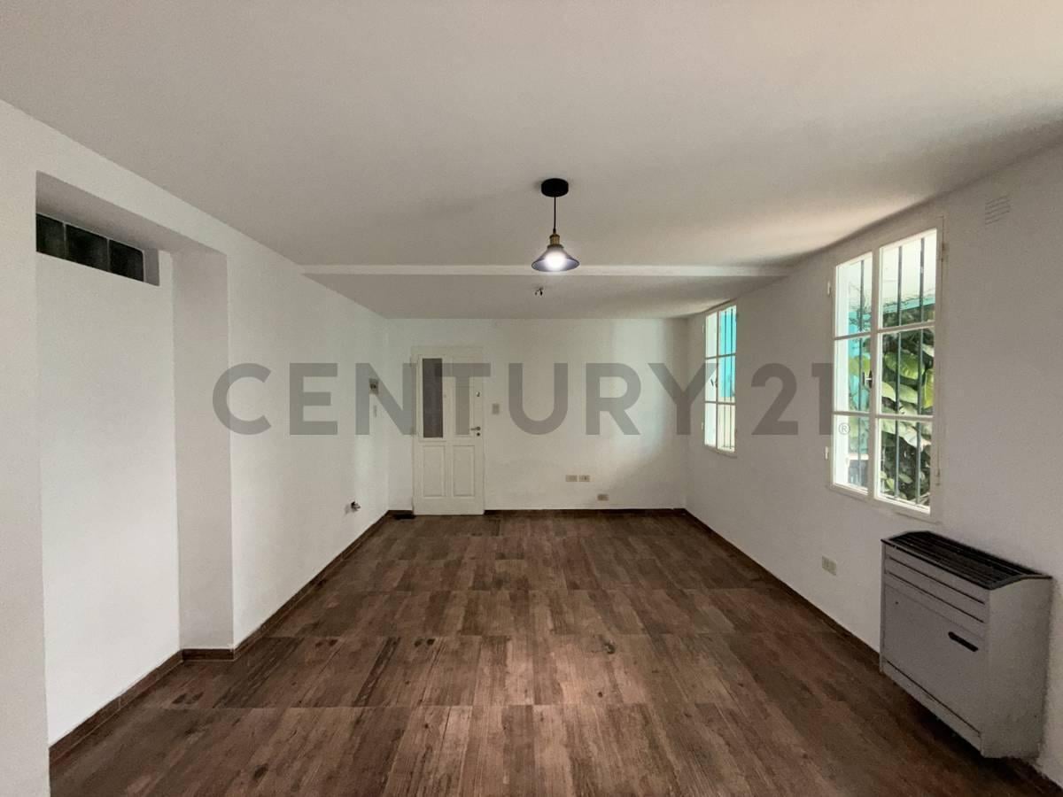 Departamento  en venta de 2 dormitorios con patio en venta en La Plata