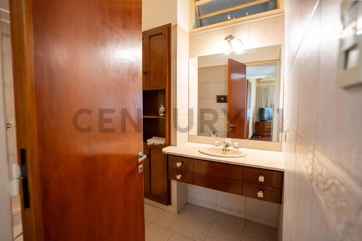 Departamento de 2 dormitorios en venta La Plata 4