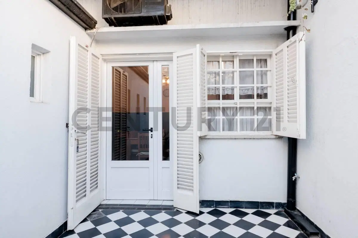 CASA EN PH EN VENTA EN LA PLATA PLAZA ISLAS MALVINAS 3